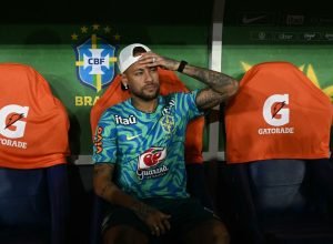 Neymar desfalca estreia do Brasil na Copa por lesão na panturrilha