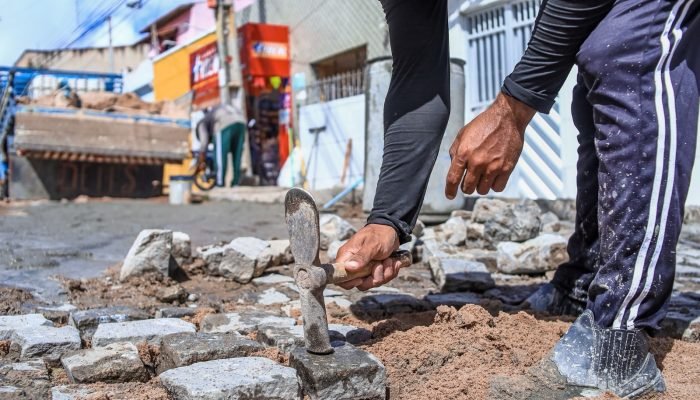 Prefeitura de Gravatá amplia reparos viários no Bairro do Cruzeiro