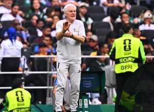Técnico da África do Sul destaca desempenho apesar de derrota para o México