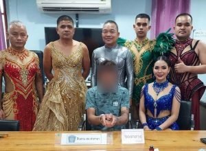 Policiais peruanos se disfarçam de mascotes para capturar suspeito de tráfico