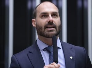 Defensoria solicita adiamento de julgamento de Eduardo Bolsonaro no STF
