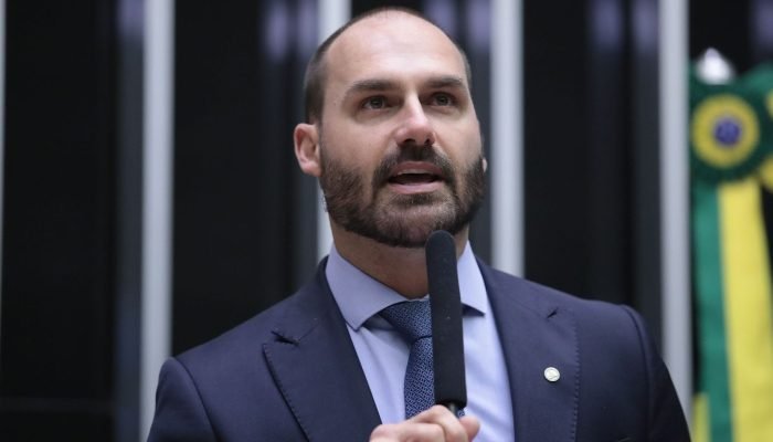 Defensoria solicita adiamento de julgamento de Eduardo Bolsonaro no STF
