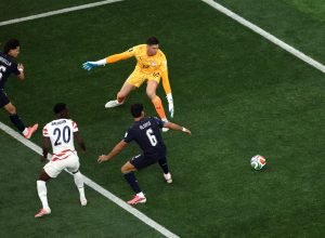 Gol contra de jogador do São Paulo marca estreia de EUA x Paraguai na Copa