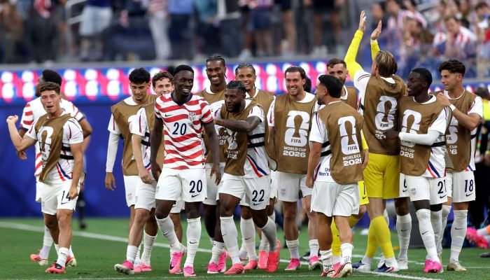 Estados Unidos vence Paraguai com goleada na estreia da Copa do Mundo