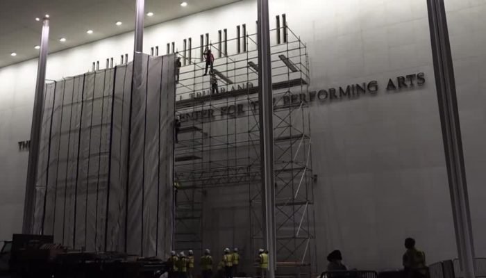 Nome de Trump é removido do Kennedy Center após decisão judicial