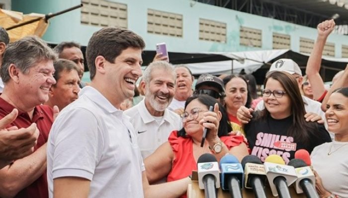 João Campos prioriza saúde acessível em visita a Bom Conselho