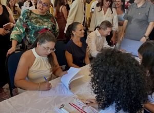 Trindade recebe veículo para fortalecer assistência social