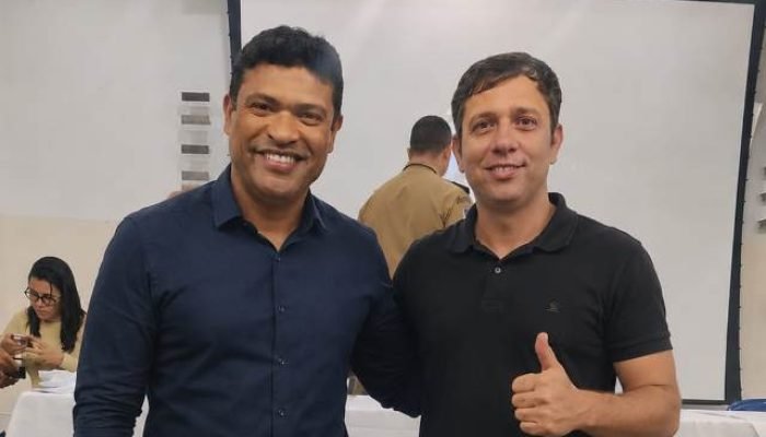 José Torres apoia reeleição de Joel da Harpa e assegura emenda para segurança em Cabrobó
