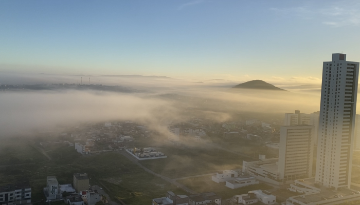 Caruaru amanhece sob intensa névoa e registra 15°C