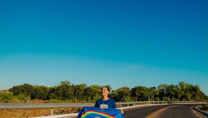 Governadora inaugura Pe-560 e entrega títulos de propriedade no Sertão do Araripe