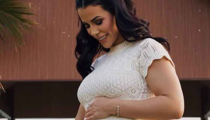 Larissa Tomásia compartilha momento especial de sua primeira gravidez