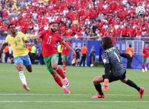 Galvão Bueno critica defesa brasileira após gol do Marrocos