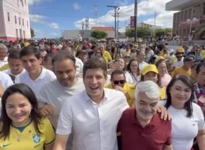João Campos fortalece alianças políticas em visita ao Sertão do Araripe