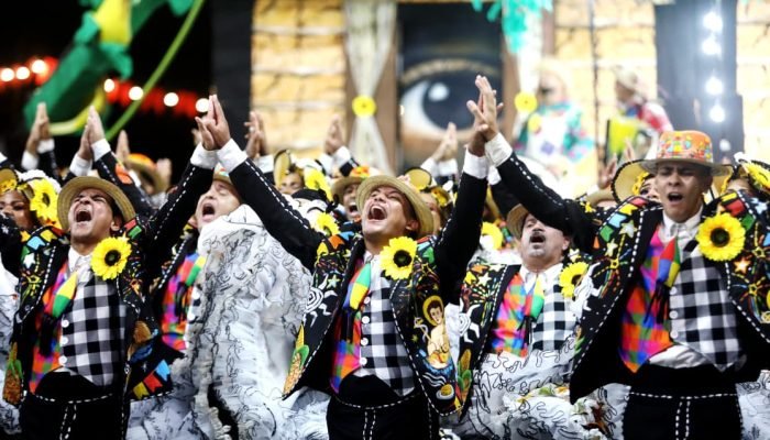 Quadrilha Junina Tradição conquista título no São João do Recife 2026