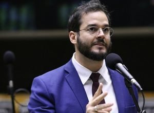 Túlio Gadêlha questiona apoio de Lula a João Campos em Pernambuco