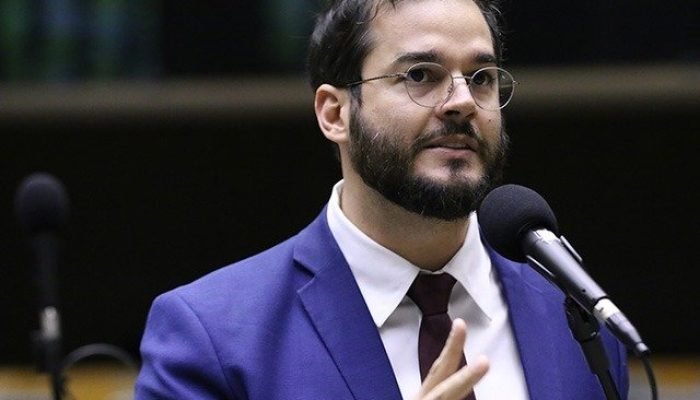 Túlio Gadêlha questiona apoio de Lula a João Campos em Pernambuco