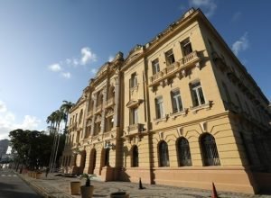 História das reeleições em Pernambuco: desafios e vitórias