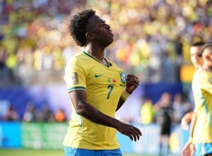 Dunga analisa Vinícius Júnior e sua liderança na Seleção