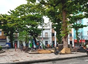Abandono da Praça Maciel Pinheiro preocupa moradores do Recife