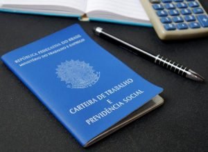PEC do fim da escala 6x1 enfrenta obstáculos jurídicos, diz juiz