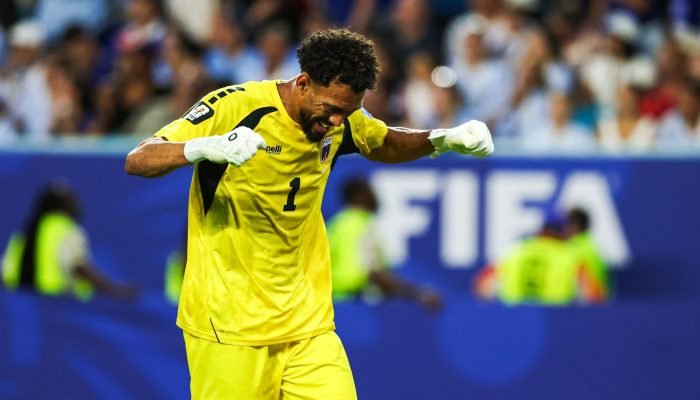 Goleiro Vozinha conquista milhões de seguidores e supera Argentina no Instagram