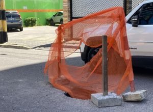 Cratera no Recife ameaça segurança e complica trânsito