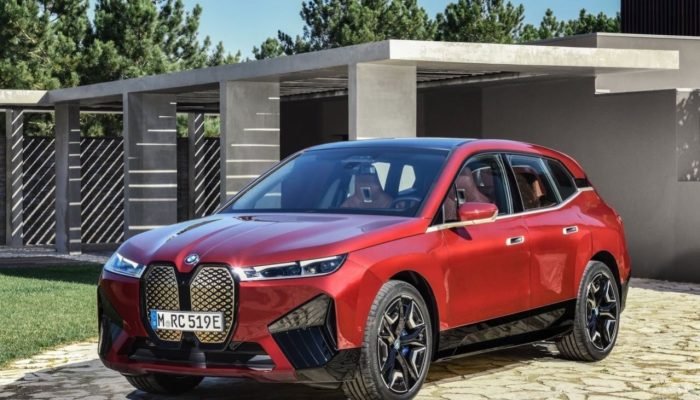 Venda do carro elétrico mais barato do Brasil é suspensa devido a custos