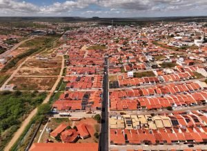 Araripina expande pavimentação asfáltica em três bairros