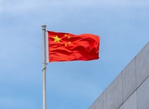 Ex-funcionário chinês recebe pena de morte por corrupção bilionária
