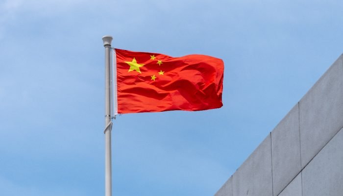Ex-funcionário chinês recebe pena de morte por corrupção bilionária