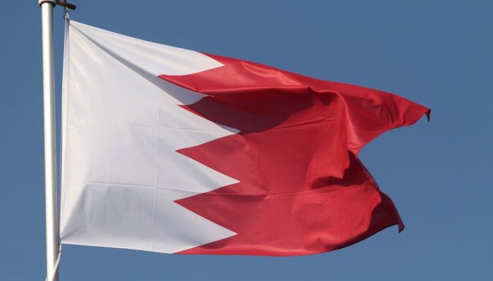Tensão no Bahrein: sirenes soam em meio a ameaças do Irã
