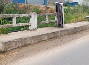 Precariedade em Limoeiro: ponte sem guarda-corpo preocupa moradores