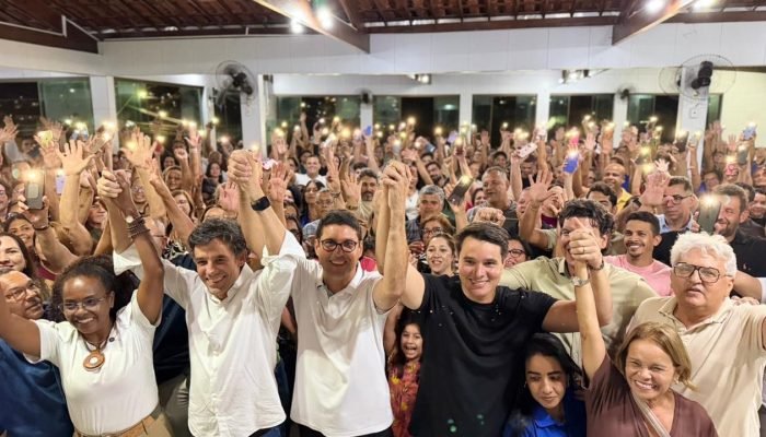 Prefeito de Camaragibe apoia pré-candidatos em evento com lideranças