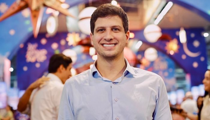 João Campos destaca cultura pernambucana em visita à Fenearte