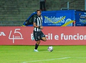 Nenê brilha em vitória do Botafogo-pb após cobertura da Copa do Mundo