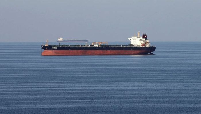 EUA interceptam petroleiro a caminho da Ilha de Kharg, no Irã