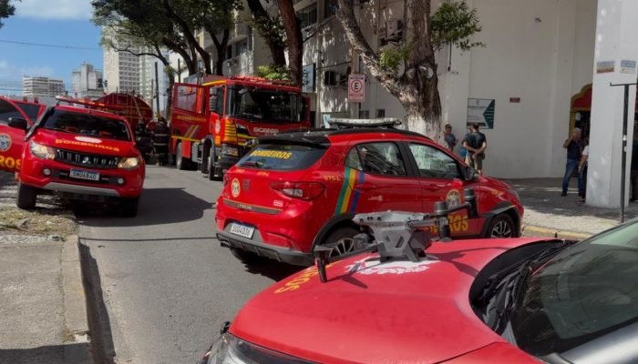 Incêndio em prédio comercial no Recife deixa cinco feridos
