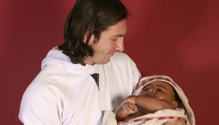 Encontro histórico de Messi e Yamal em fotos inéditas de 2007