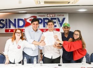 Pré-candidato ao governo de Pernambuco firma compromissos com trabalhadores de aplicativos