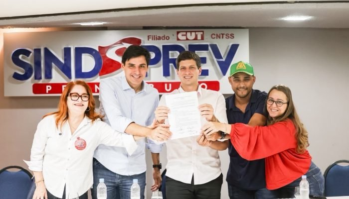 Pré-candidato ao governo de Pernambuco firma compromissos com trabalhadores de aplicativos
