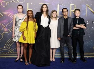 Vivienne Jolie-pitt solicita remoção do sobrenome do pai na Justiça