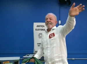 Impacto da reeleição de Lula no Ibovespa e os desafios fiscais do Brasil