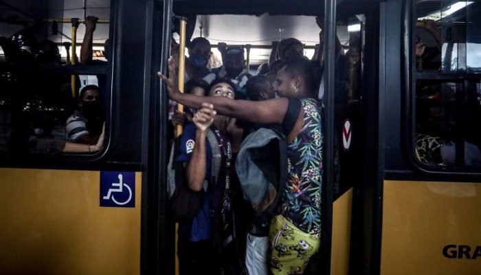 Insatisfação com transporte público no Brasil atinge 61% dos passageiros