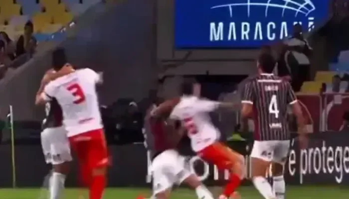 Internacional contesta arbitragem após derrota para o Fluminense
