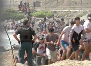 Itália considera suspender livre circulação com Espanha devido à crise migratória