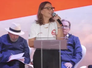 Janja critica ambiente político em SC e destaca hostilidade às mulheres