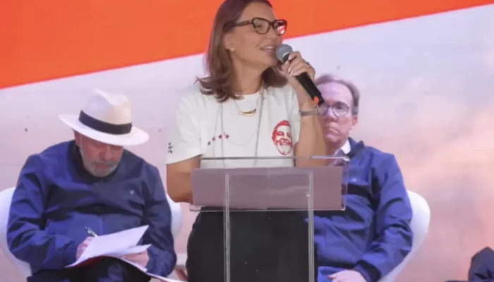 Janja critica ambiente político em SC e destaca hostilidade às mulheres