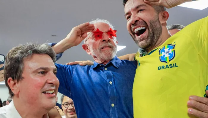 Janones estabelece meta ambiciosa de aprovação para Lula em novo mandato