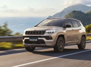 Jeep Compass 2027 adota sistema híbrido 48V e traz novidades visuais