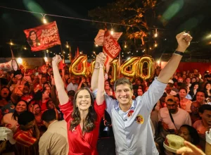 João Campos busca fortalecer aliança com Alepe em eventos no Recife